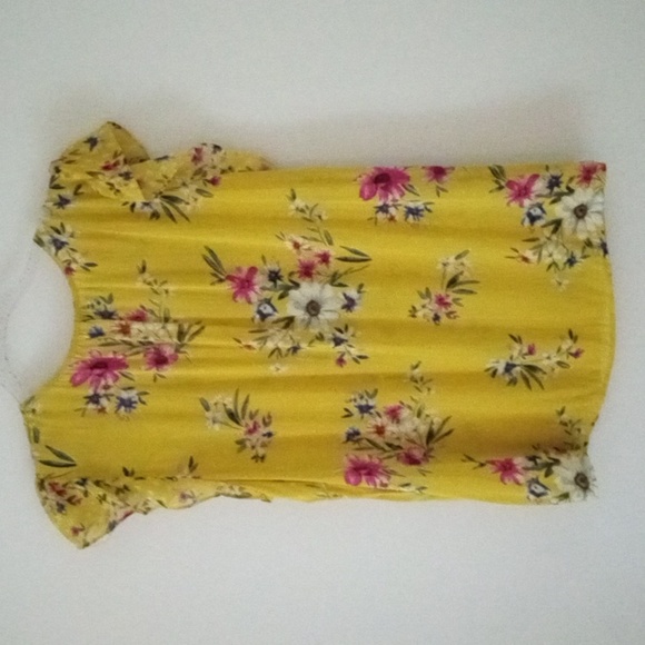 Short Ruffled Cap Sleeve Blouse - Picture 2 of 5